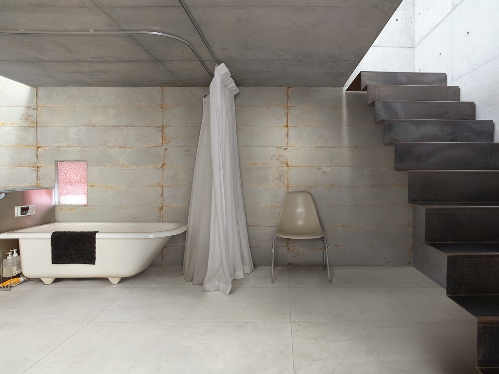 District: Urban effect porcelain tiles